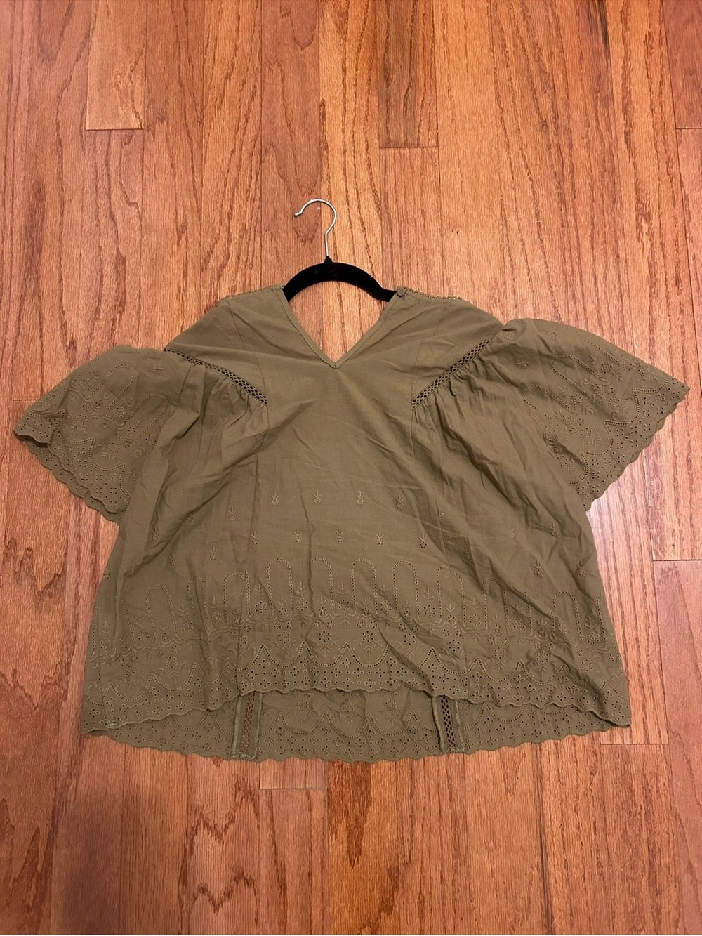 Evereve Olive Eyelet Embroidered Boho Blouse Large - Picture 3 of 8